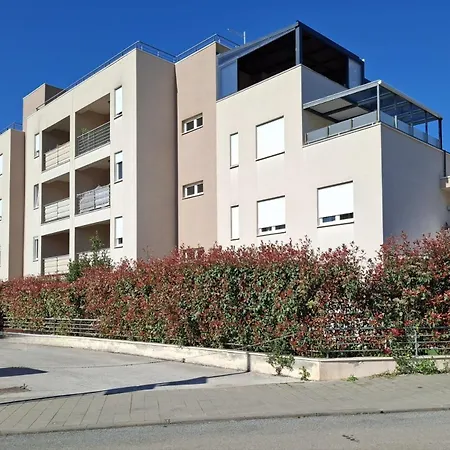 River Appartement *
