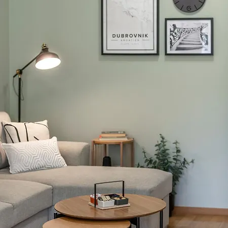River I Cozy & Elegant For 4 With Private Parking